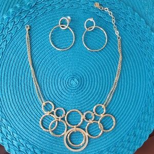 Lilly Pulitzer necklace/earring set. Costume jewel